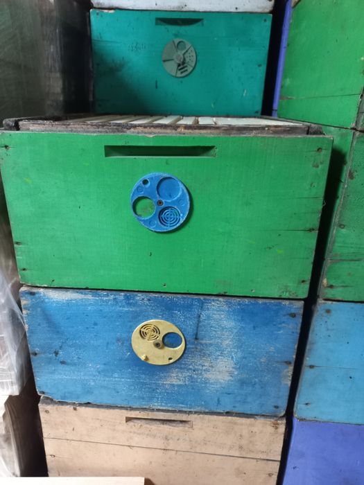 Продам вулики 10 рамочні на рамку Рут