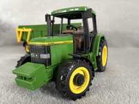 Traktor Bruder John Deere 6400 z przyczepą - Unikat!