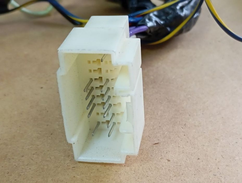 Продам магнитолу JVC KW-AV60BT