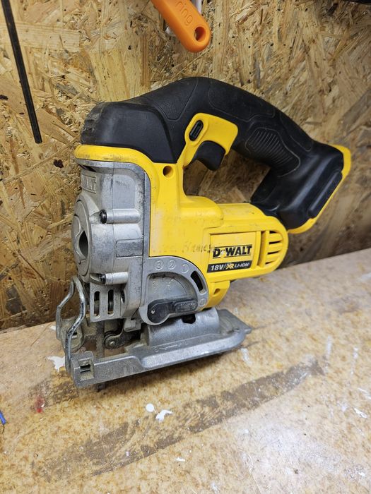 Dewalt DCS331 wyrzynarka akumulatorowa 18v