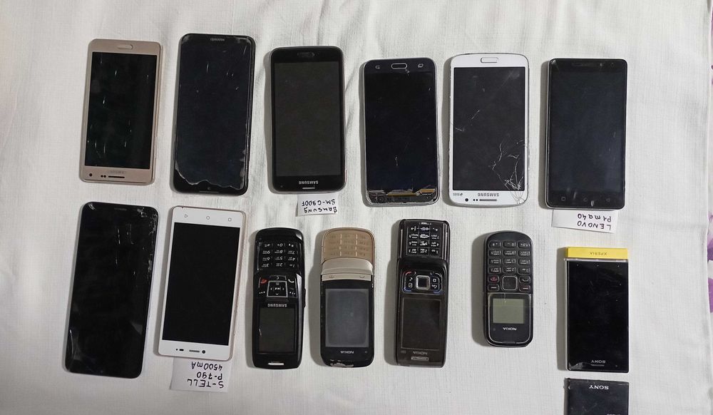 Лот мобильных телефонов Nokia, Samsung, Sony,Huawei