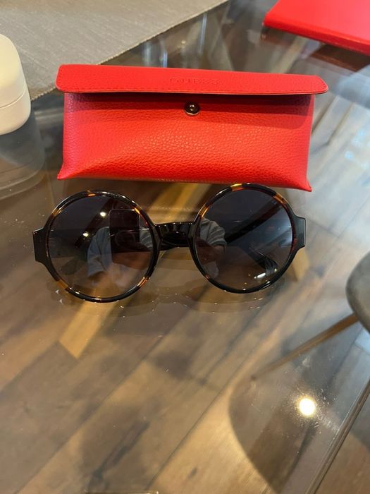 Окуляри Guess.