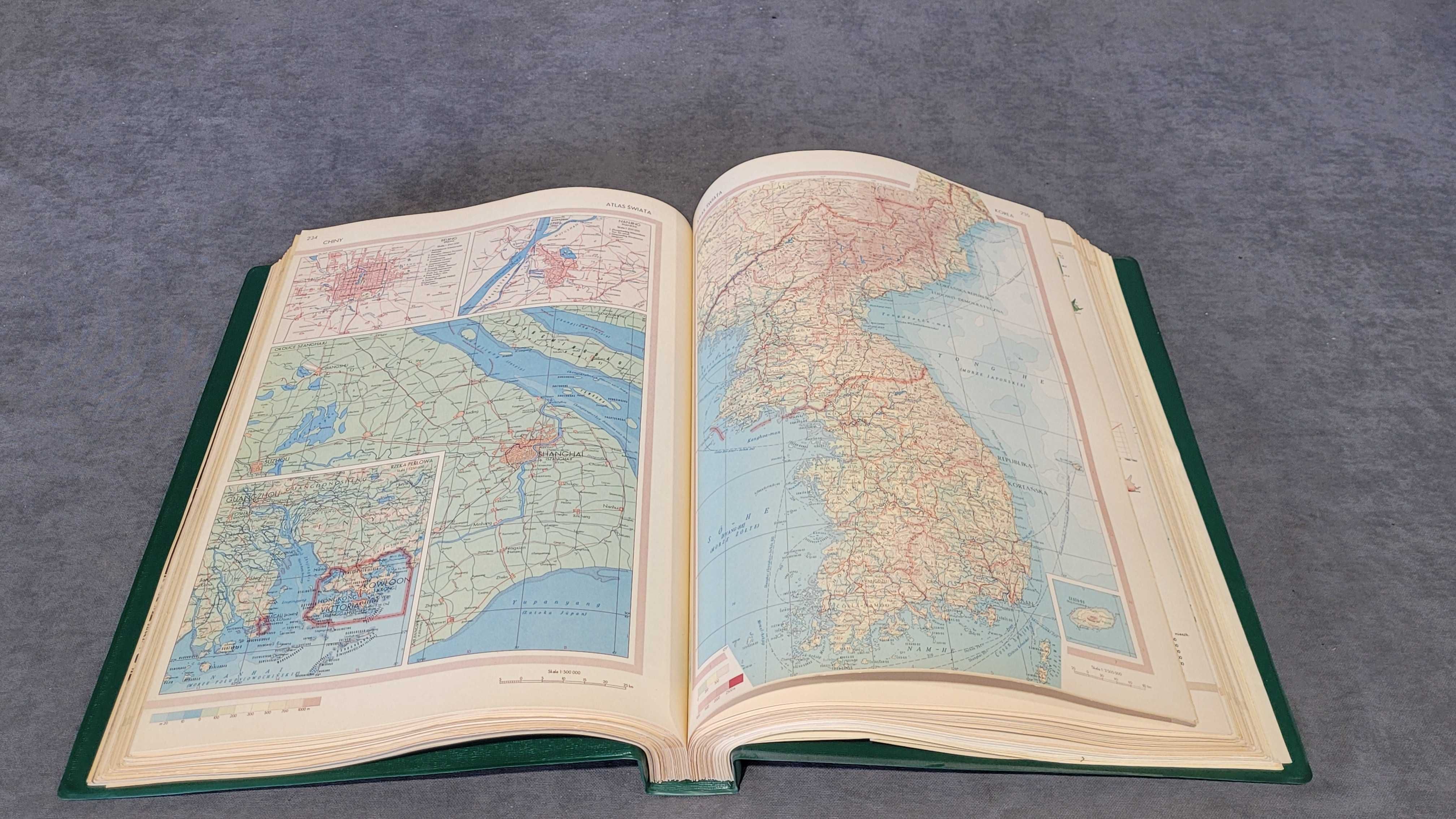 Bardzo duży Atlas Świata 1962 rok.