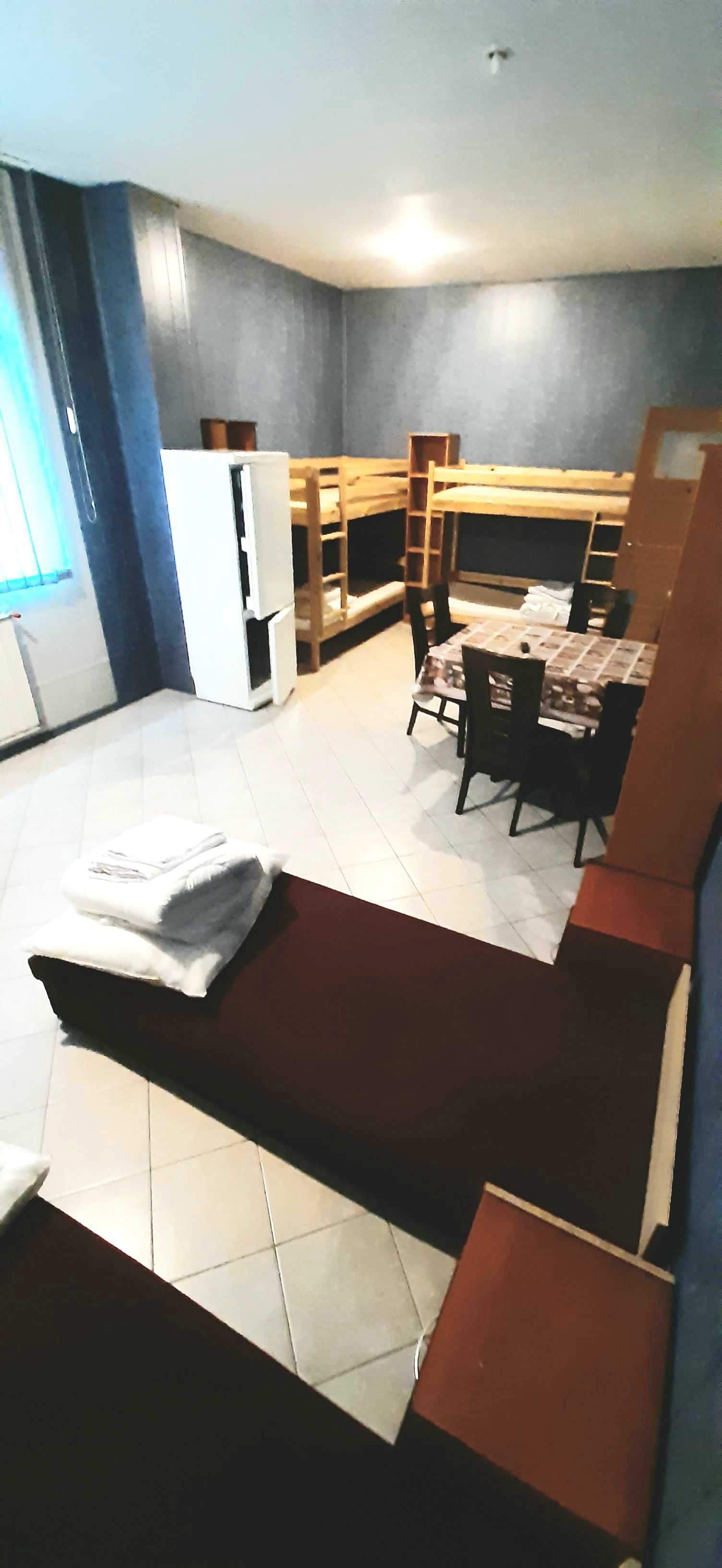Pokój 5 osobowy z kuchnią i łazienką, kwatery Sochaczew, Parking