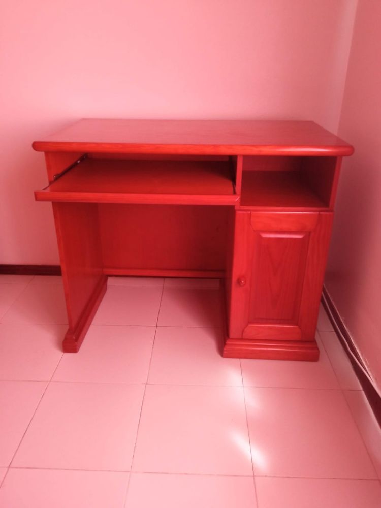Estudio com duas camas c/ colchão + secretária
