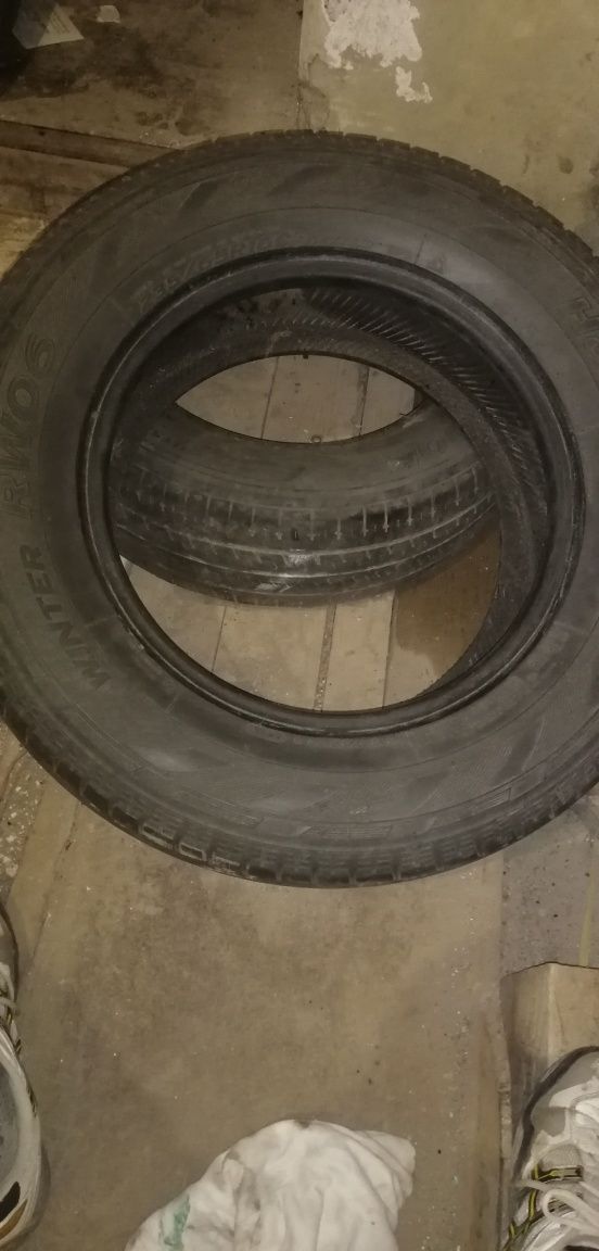 Шина 1шт.роспаровка Hankook 235/65R16c.