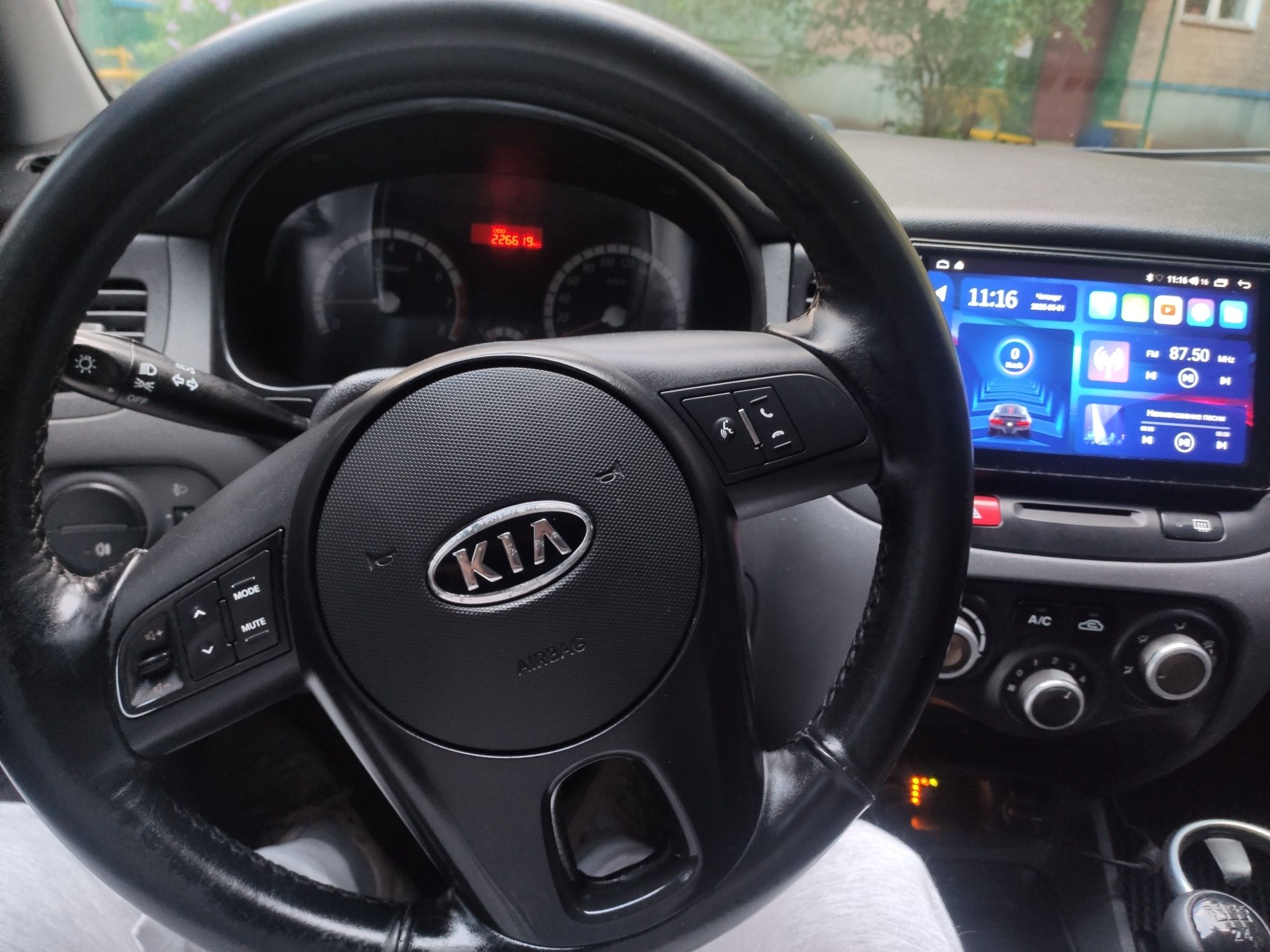 Авто Kia Rio 2011 рік(Власник з салону)