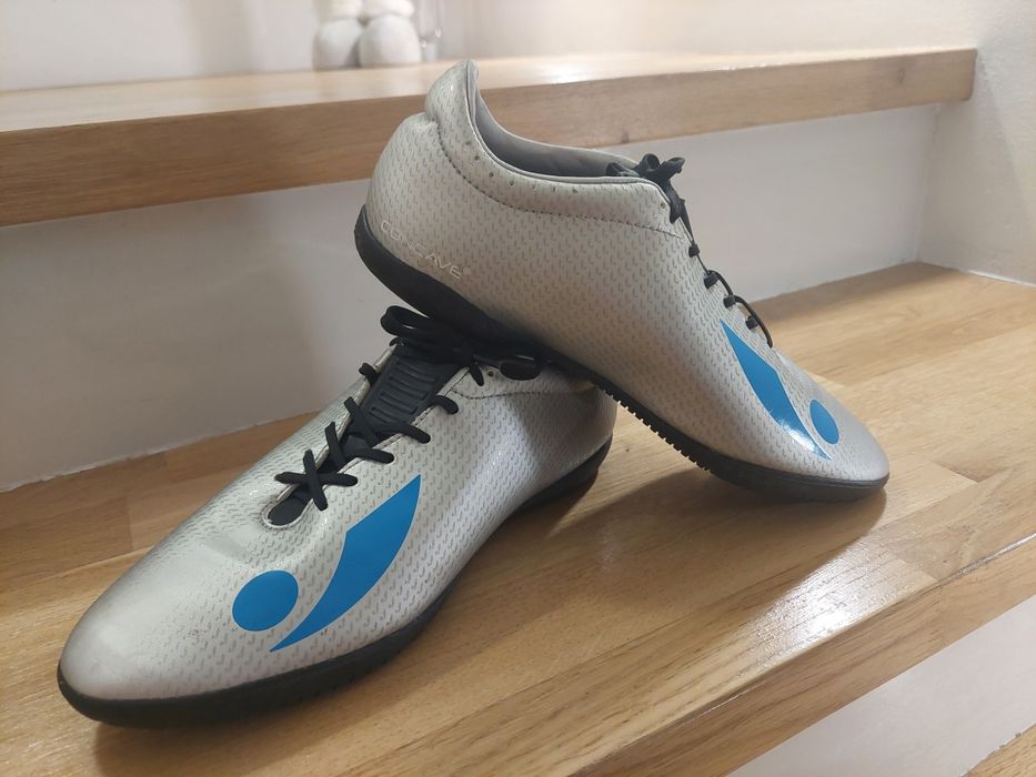 Buty piłkarskie halówki r 38,5
