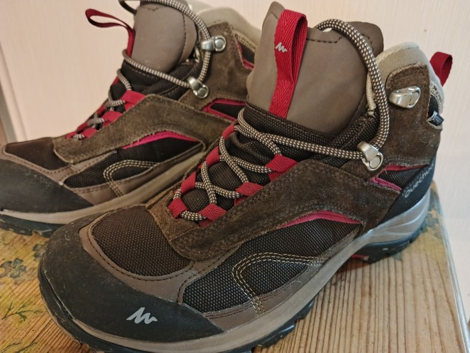 Трекинговые ботинки Qeuchua женские