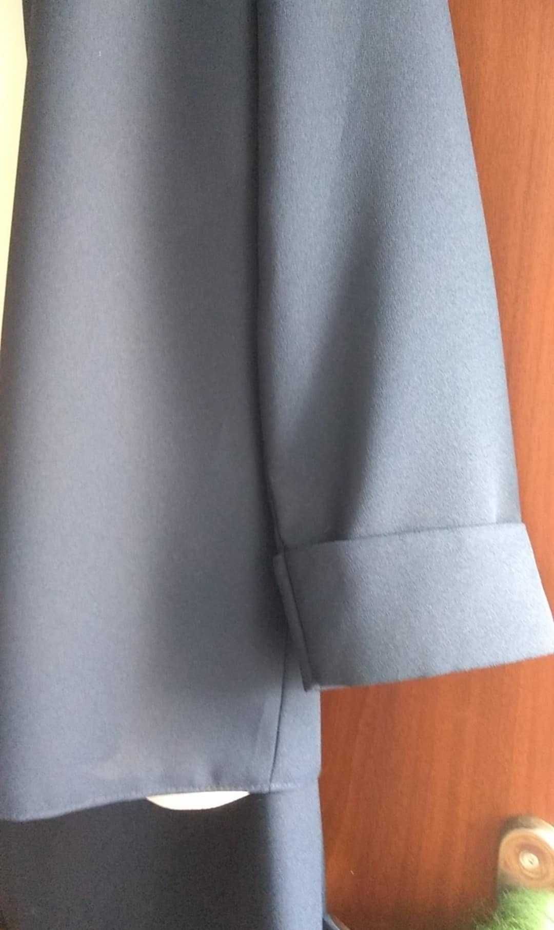 garnitur damski ze spódnicą i bluzką