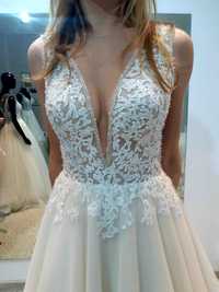 Sprzedam przepięknie zdobioną suknię ślubną