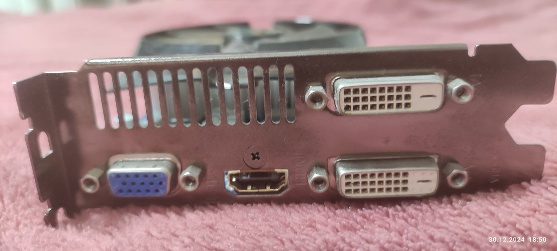 Karta graficzna Gigabyte AMD Radeon HD 7750 GPU 2GB HDMI DVI-D D-SUB