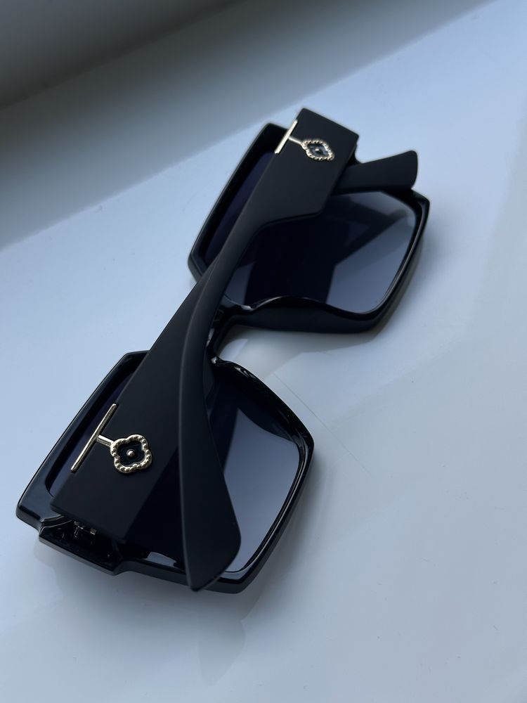Сонцезахисні чорні окуляри великі жіночі квадратні