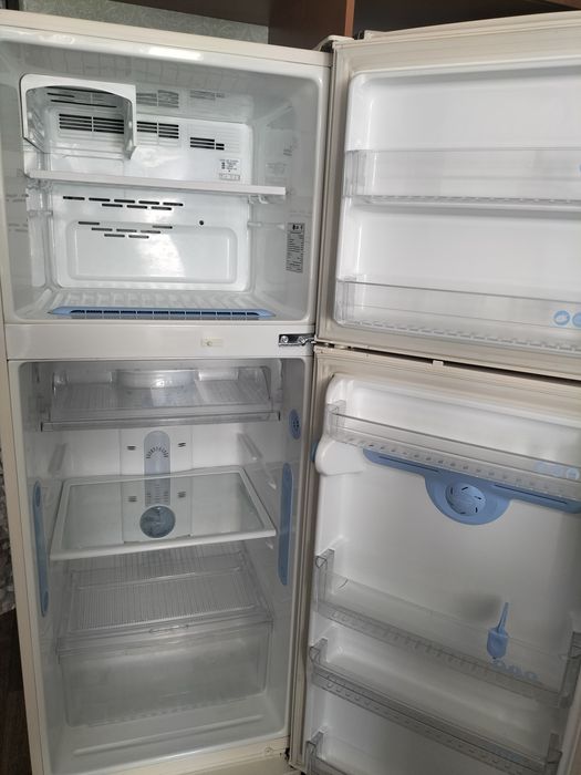 Продам Холодильник LG в отличном состояниии