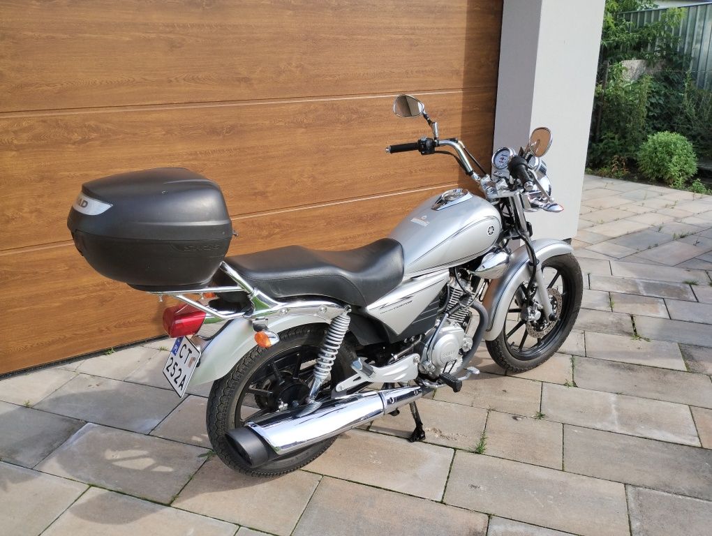 Motocykl Yamaha YGR125custom