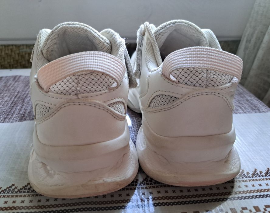 Кросівки для дівчинки 33р