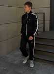 Nowe dresy Fred Perry Black