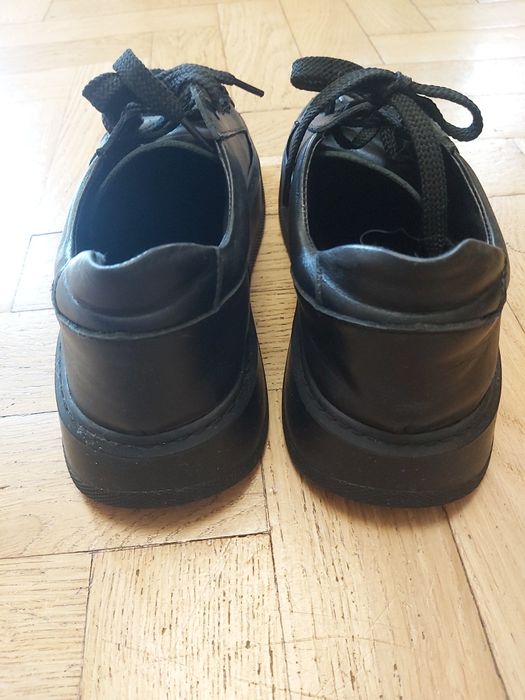 Жіночі шкіряні кросівки 39 розмір