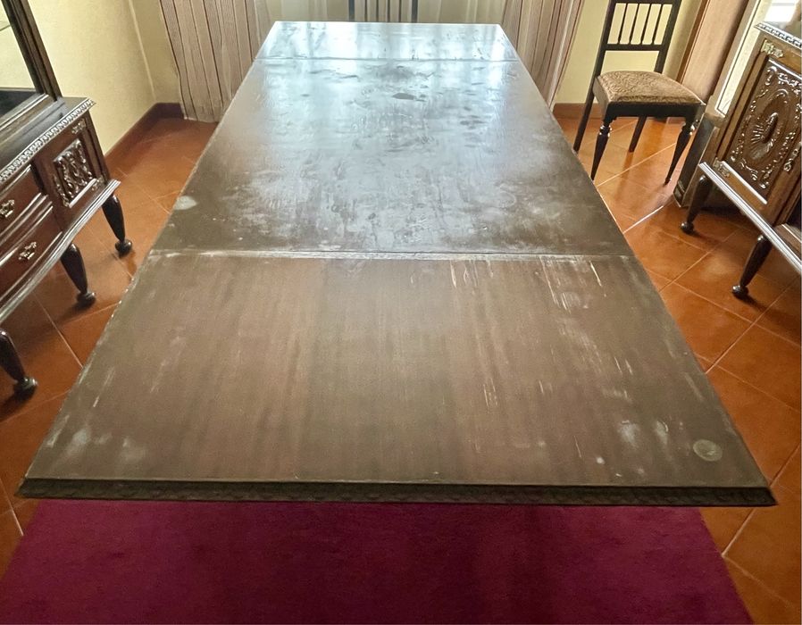 Mesa de Sala de Jantar e 4 cadeiras em madeira Vintage