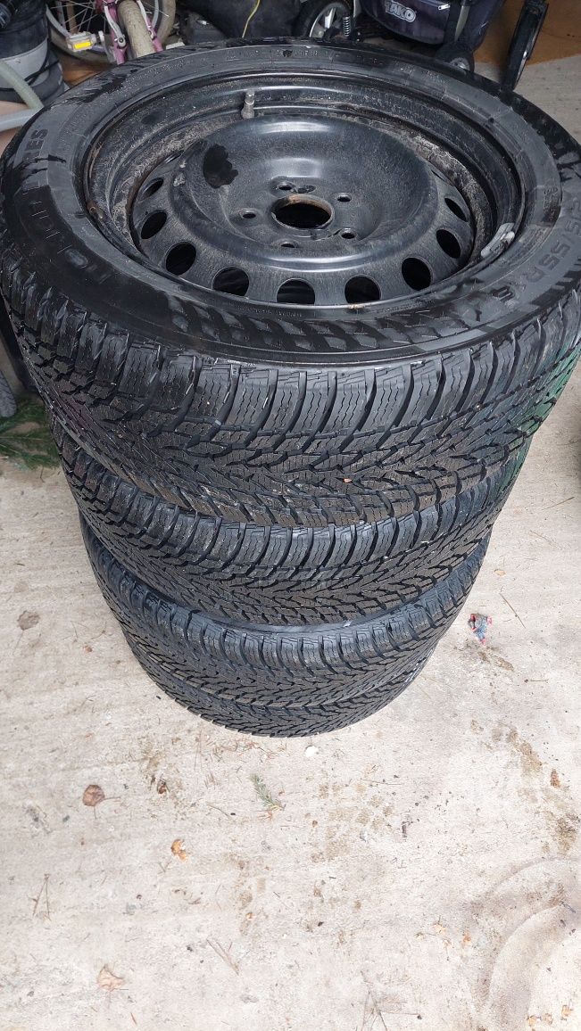 Felgi z oponami nokian snowproof 1 215/55 16cali