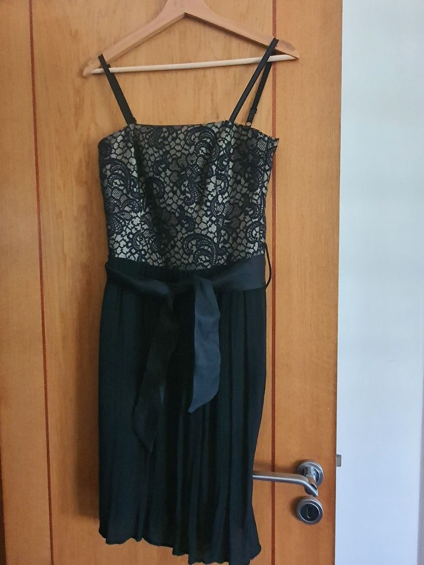 Vestido preto de festa