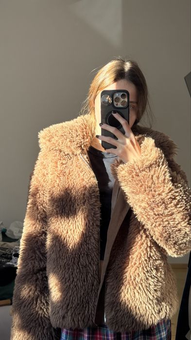 Шубка Stradivarius коротка шоколадна зимова