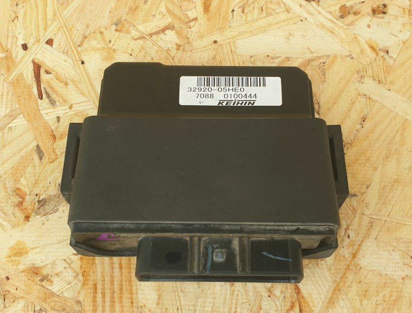 Блок управління двигуном Suzuki Burgman 400,  SkyWave. (32920-05HE0).