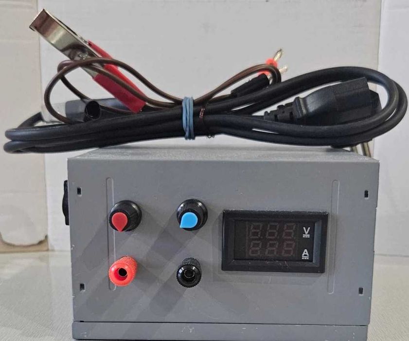 Зарядний пристрій