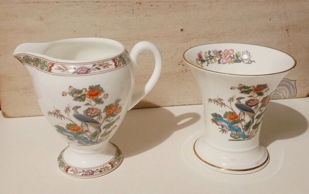 Porcelana Wedgwood seria Kutani Crane
