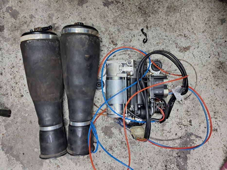 BMW E39 М57  Плевмоподушки з компресером