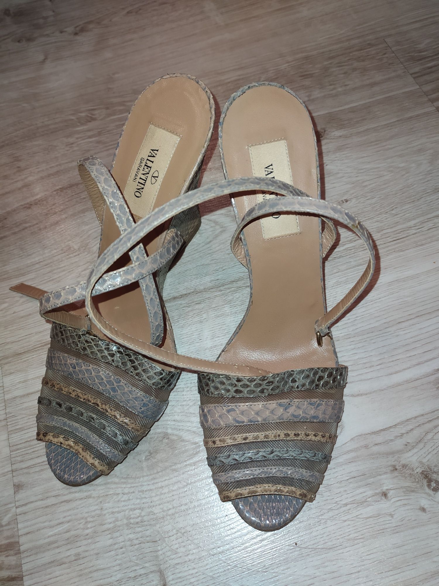 Lato koturny szpilki buty Valentino Garavani r.37,5 wysoki obcas