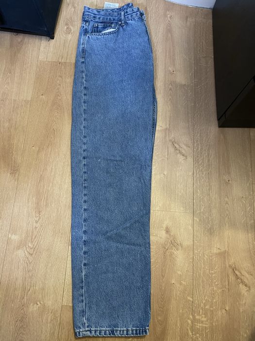 Calças Zara.   ……………