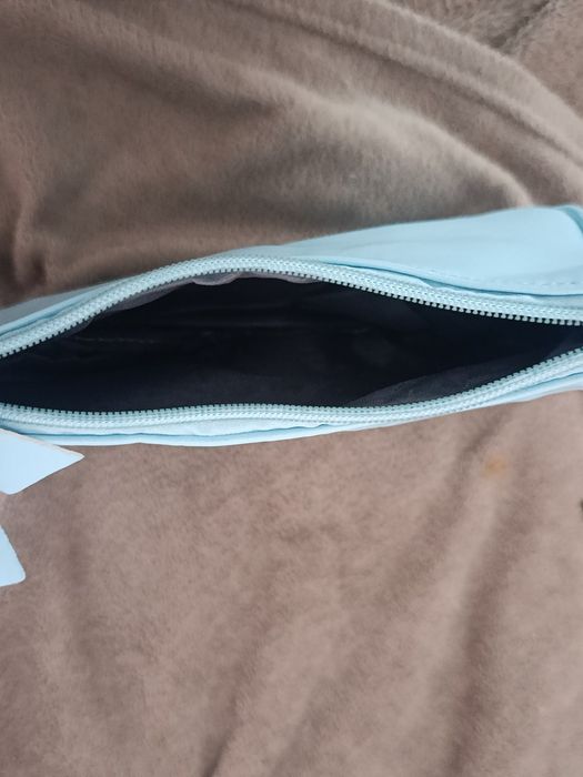 Синя маленька сумка