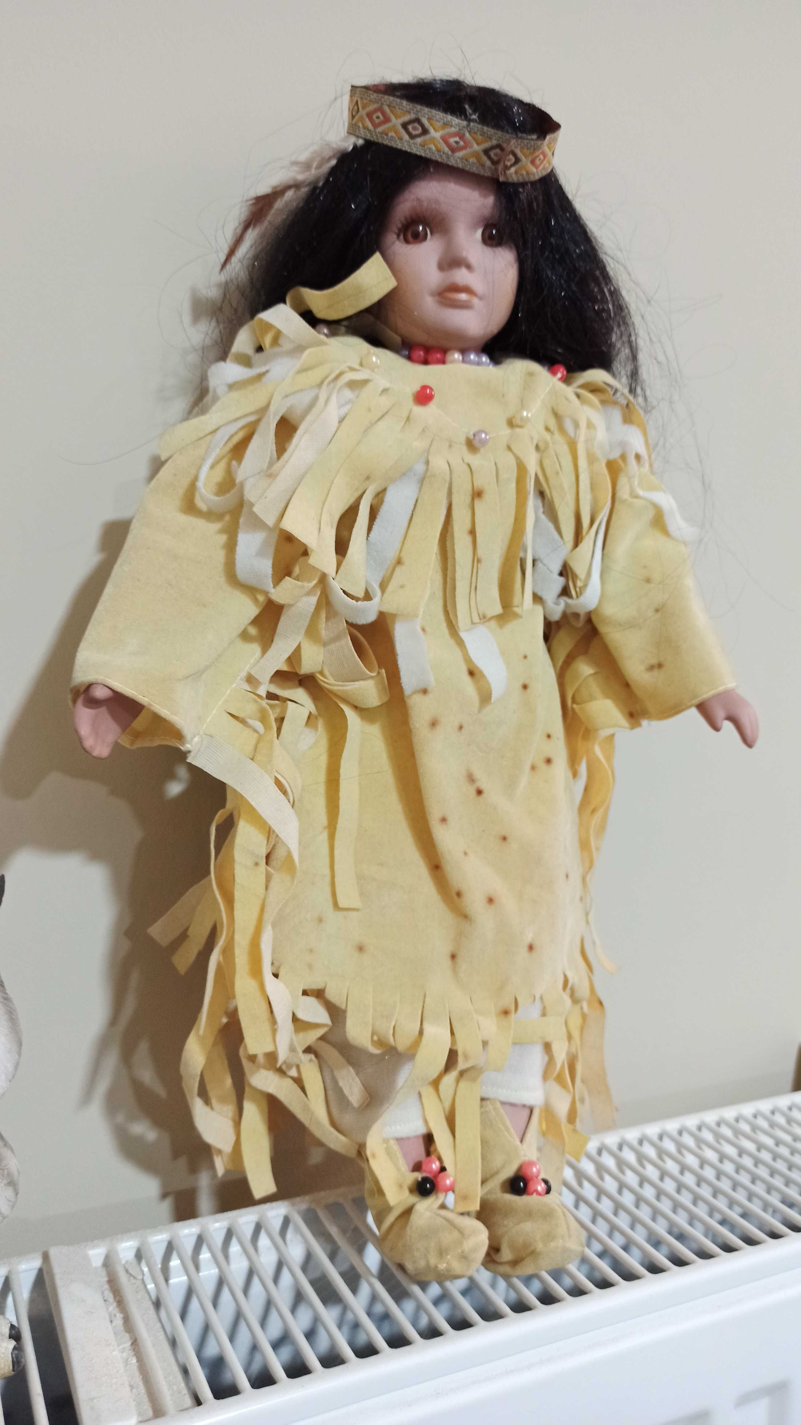 Коллекционная фарфоровая кукла Индианка (38 см).