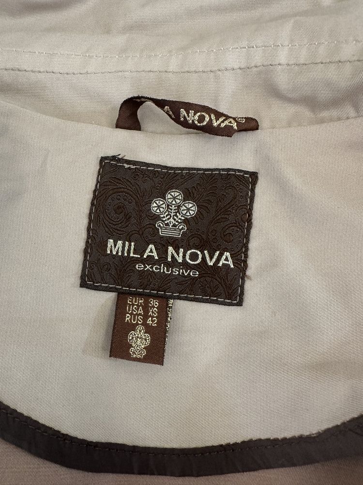 Жіночий тренч бренду Mila nova