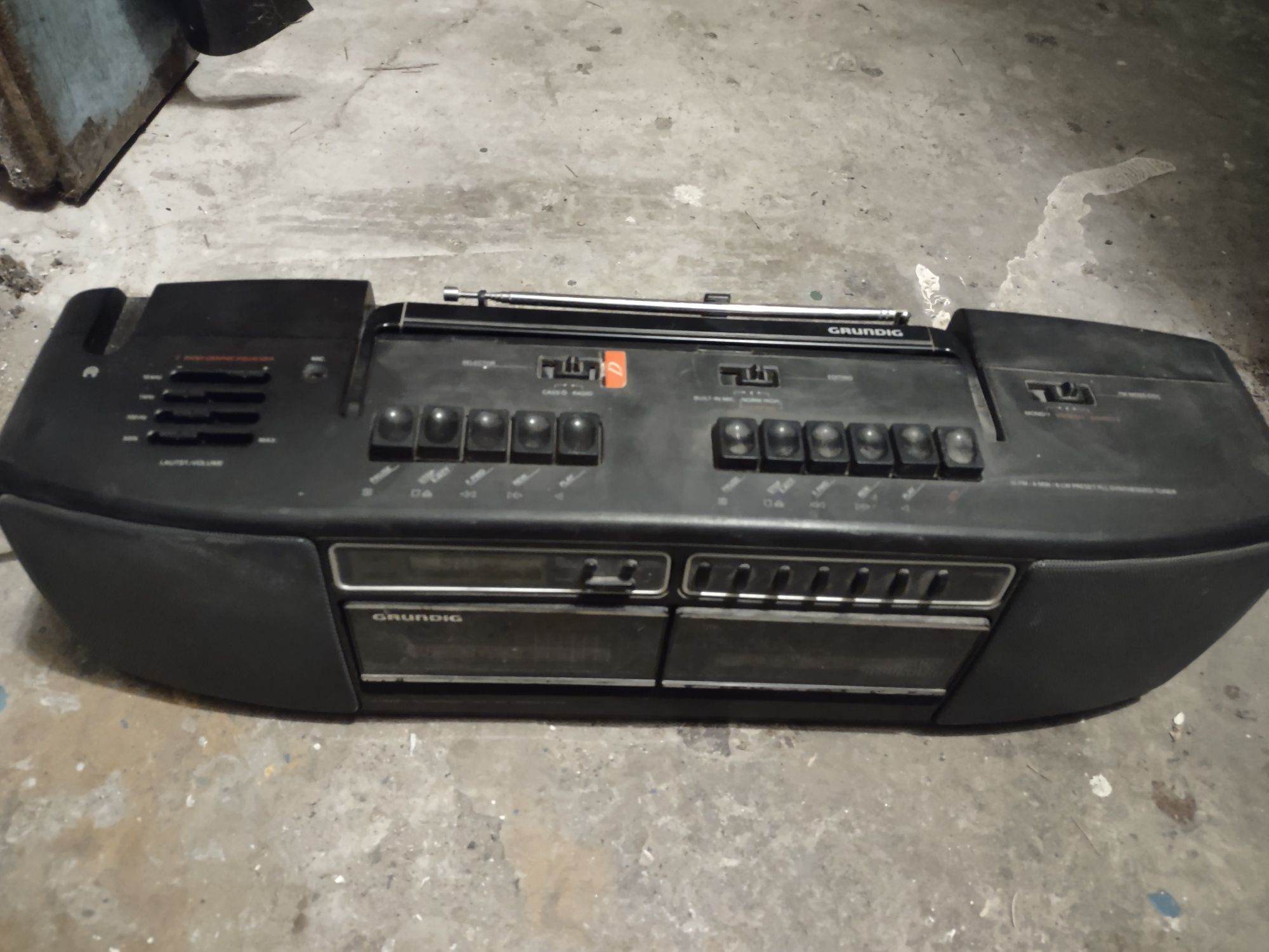 Radiomagnetofon Grundig RR1400