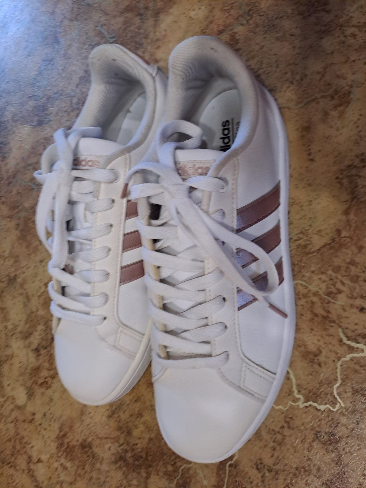 Продам кеди кросівки жіночі Adidas 42 (41) розміру