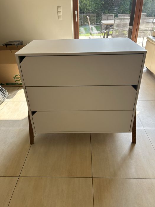 Łóżeczko (+materac) oraz komoda marki Bellamy