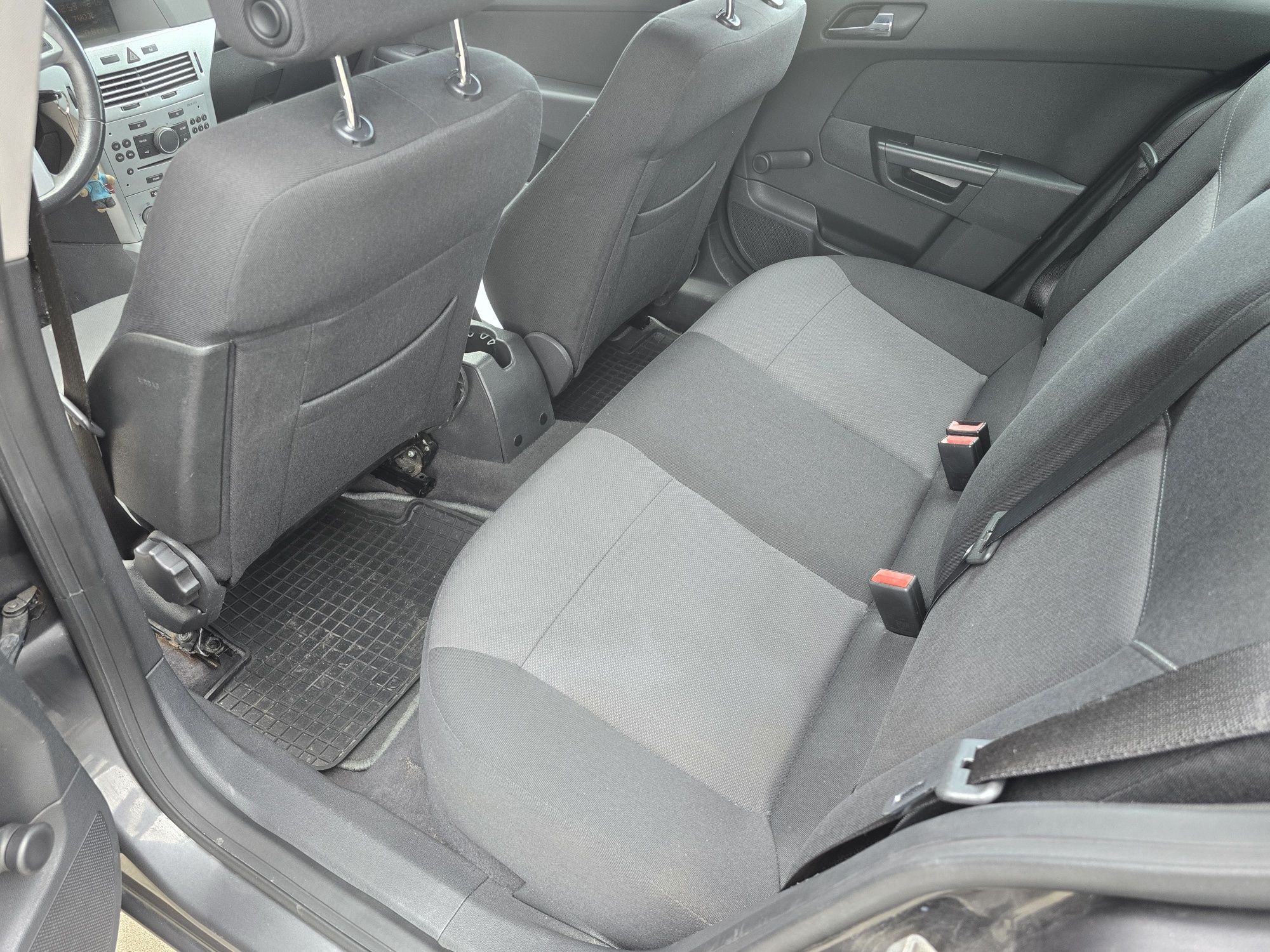 Opel Astra 2011 R 1.7 cdti fajne auto