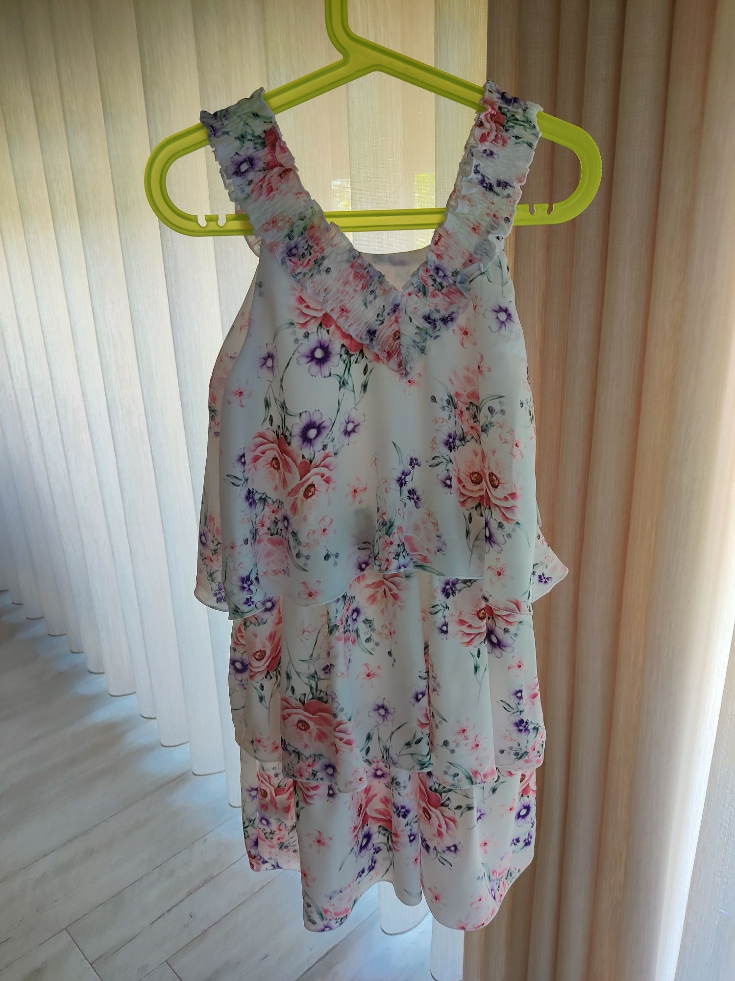 Vestido menina Novo