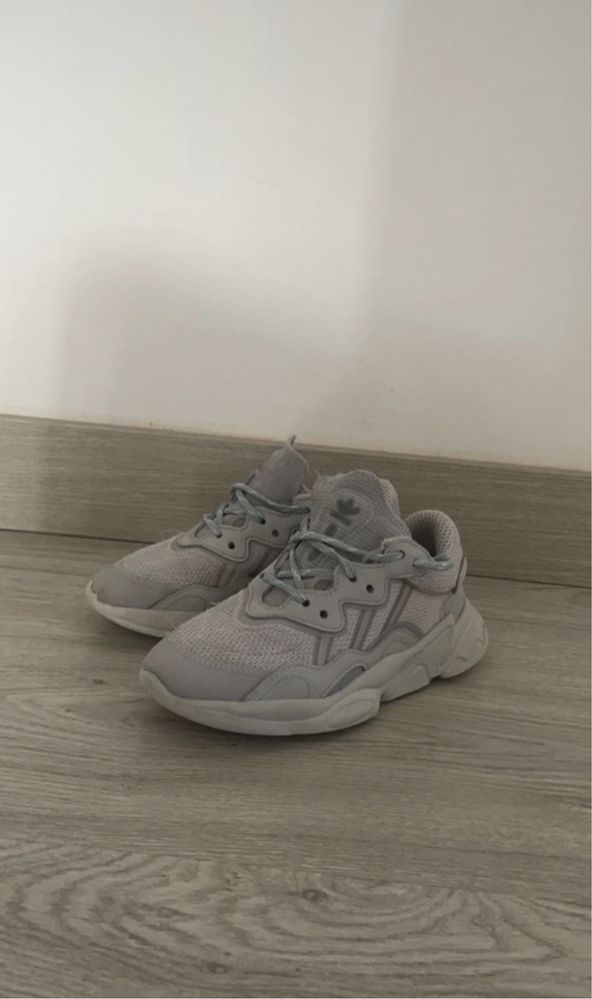 adidas ozweego cizento