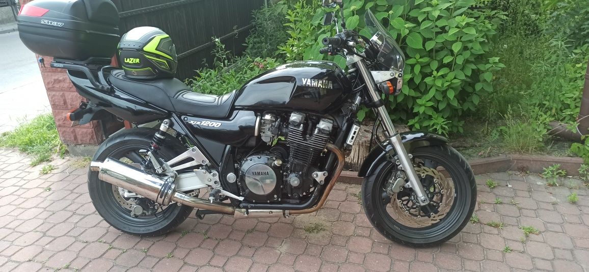 Yamaha   XJR 1200