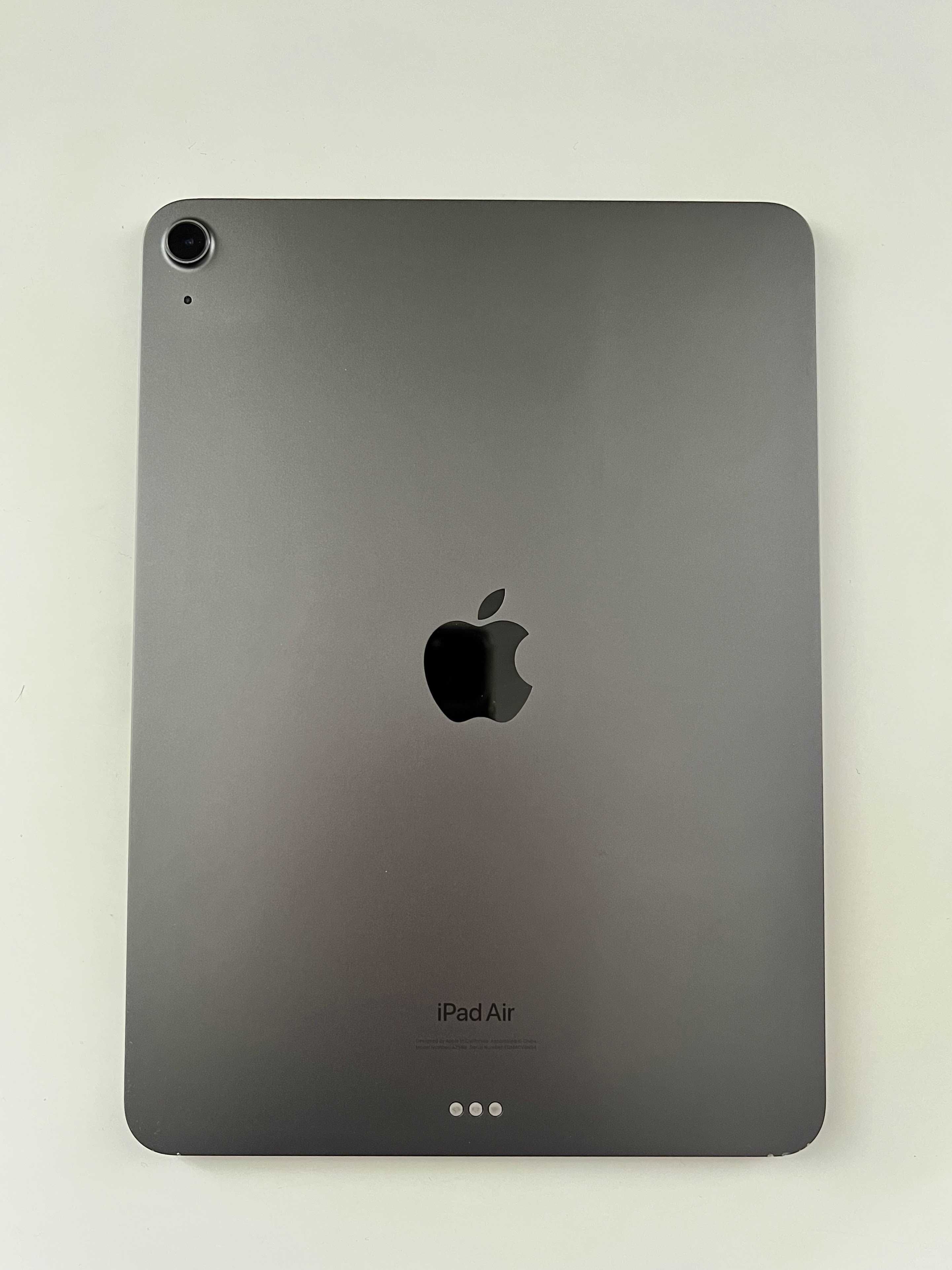 iPad Air 5 64 GB, M1, Wi-Fi, Space Gray + Клавіатура Smart Folio