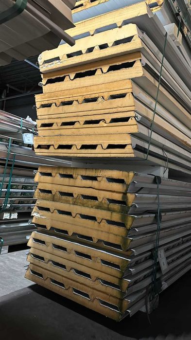 Płyta obornicka PIR, 2x blacha NOWA II gatunek outlet import Holandia