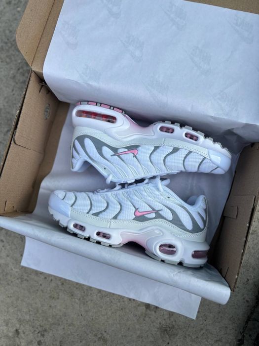 Кросівки, кроссовки Nike Air Max Tn Plus Grey White Black Blue Pink