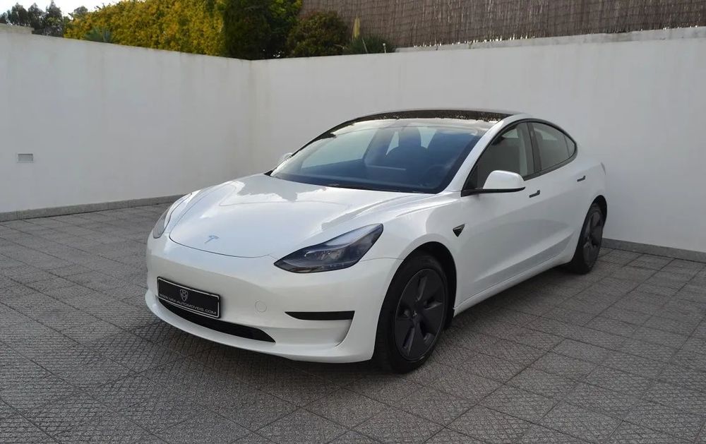 Tesla Model 3 Standard Range Plus RWD