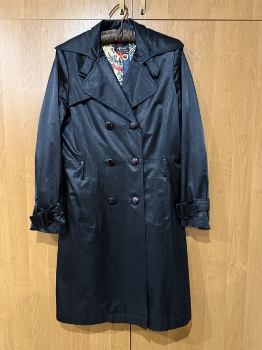 Женский плащ (тренч)