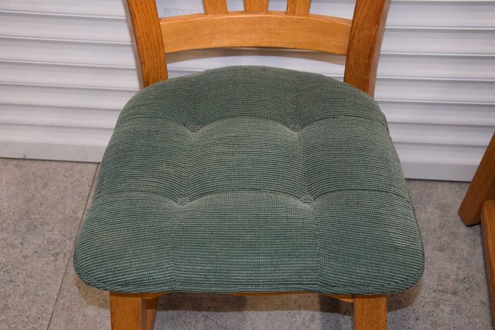 krzesła dębowe 4 sztuki - jak nowe