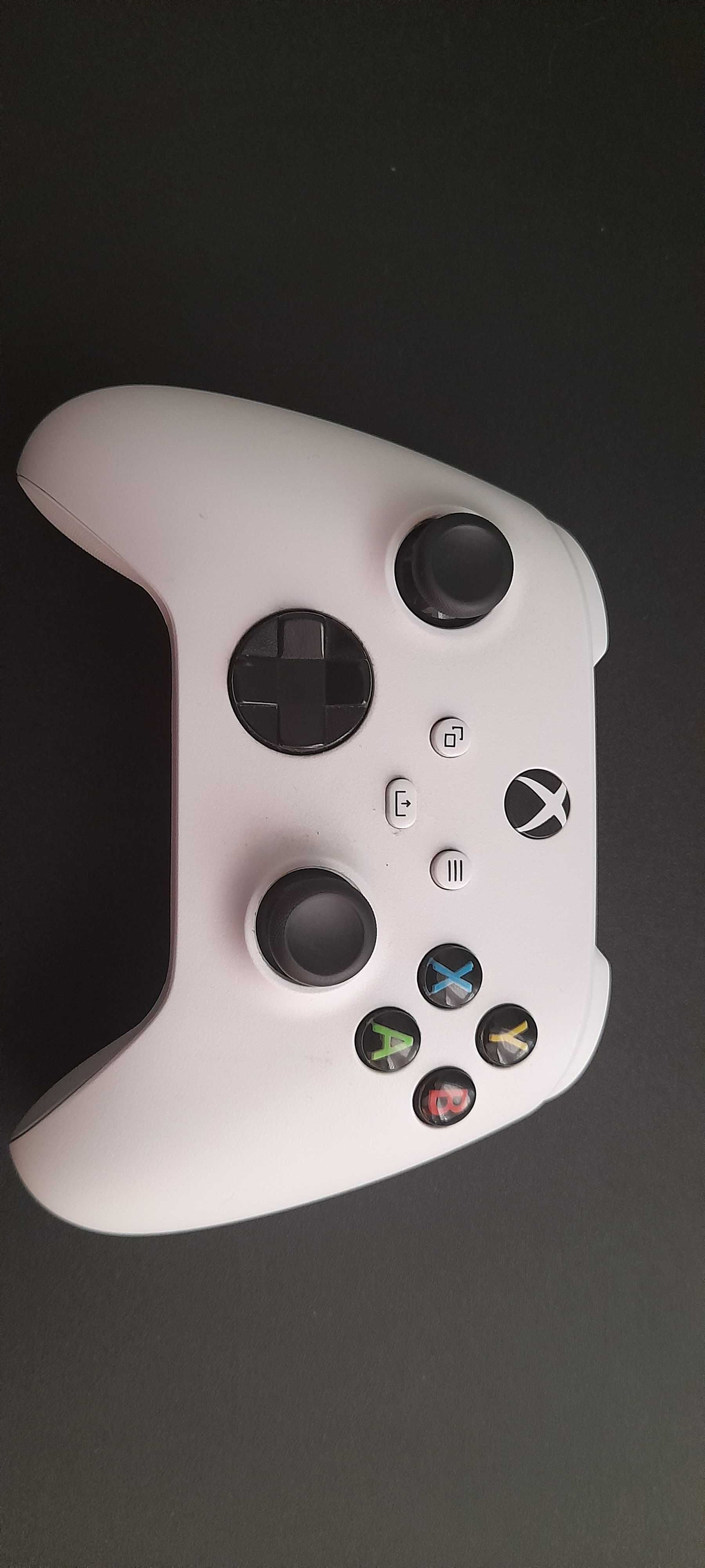 Xbox one S + 2 pady + 6 gier
