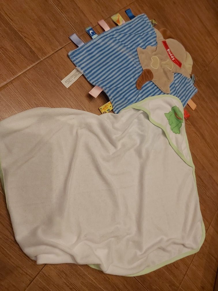 Sensoryczna zabawka i mini recznik